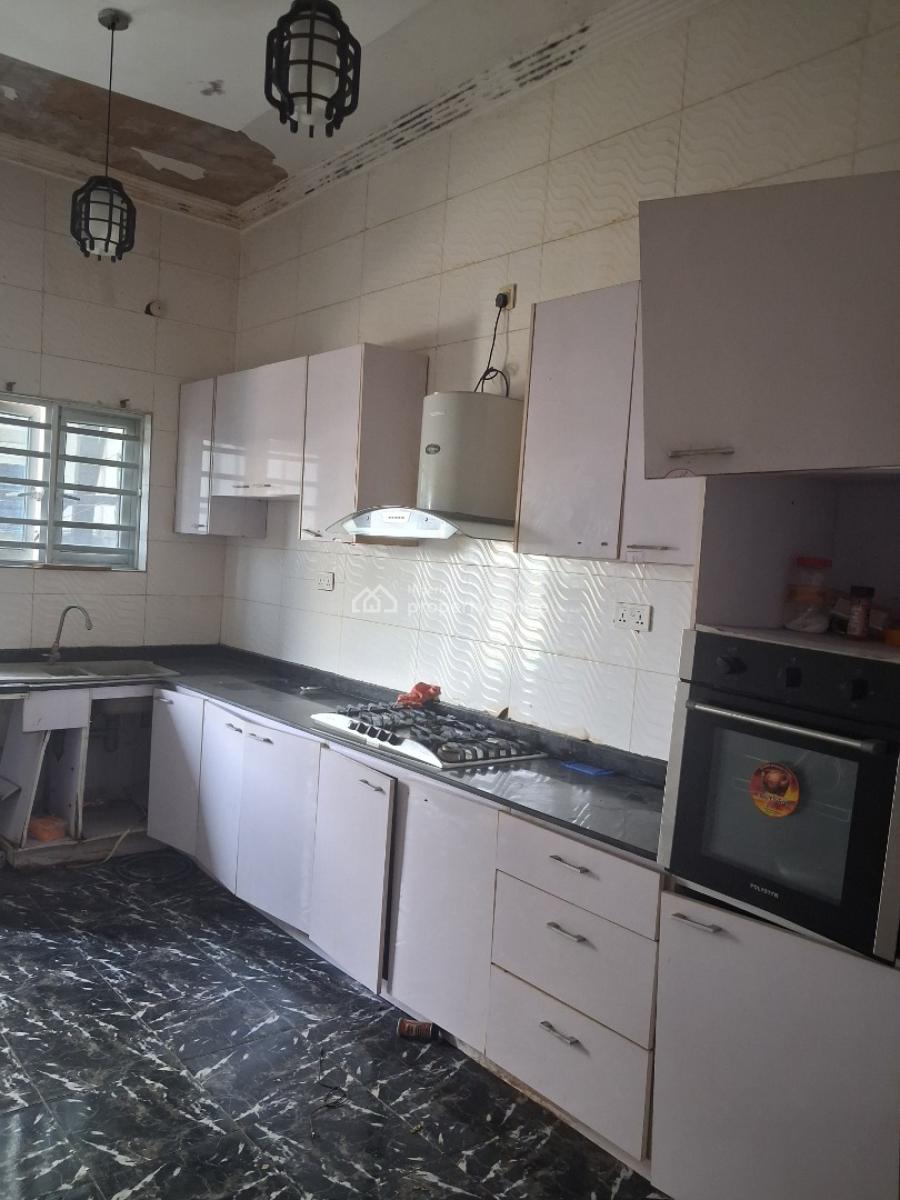 Spacious Semi-detached with Bq, Madam Cellular Estate, Agungi, Lekki, Lagos, Semi-detached Duplex for Sale