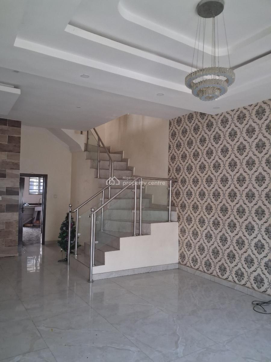 Spacious Semi-detached with Bq, Madam Cellular Estate, Agungi, Lekki, Lagos, Semi-detached Duplex for Sale