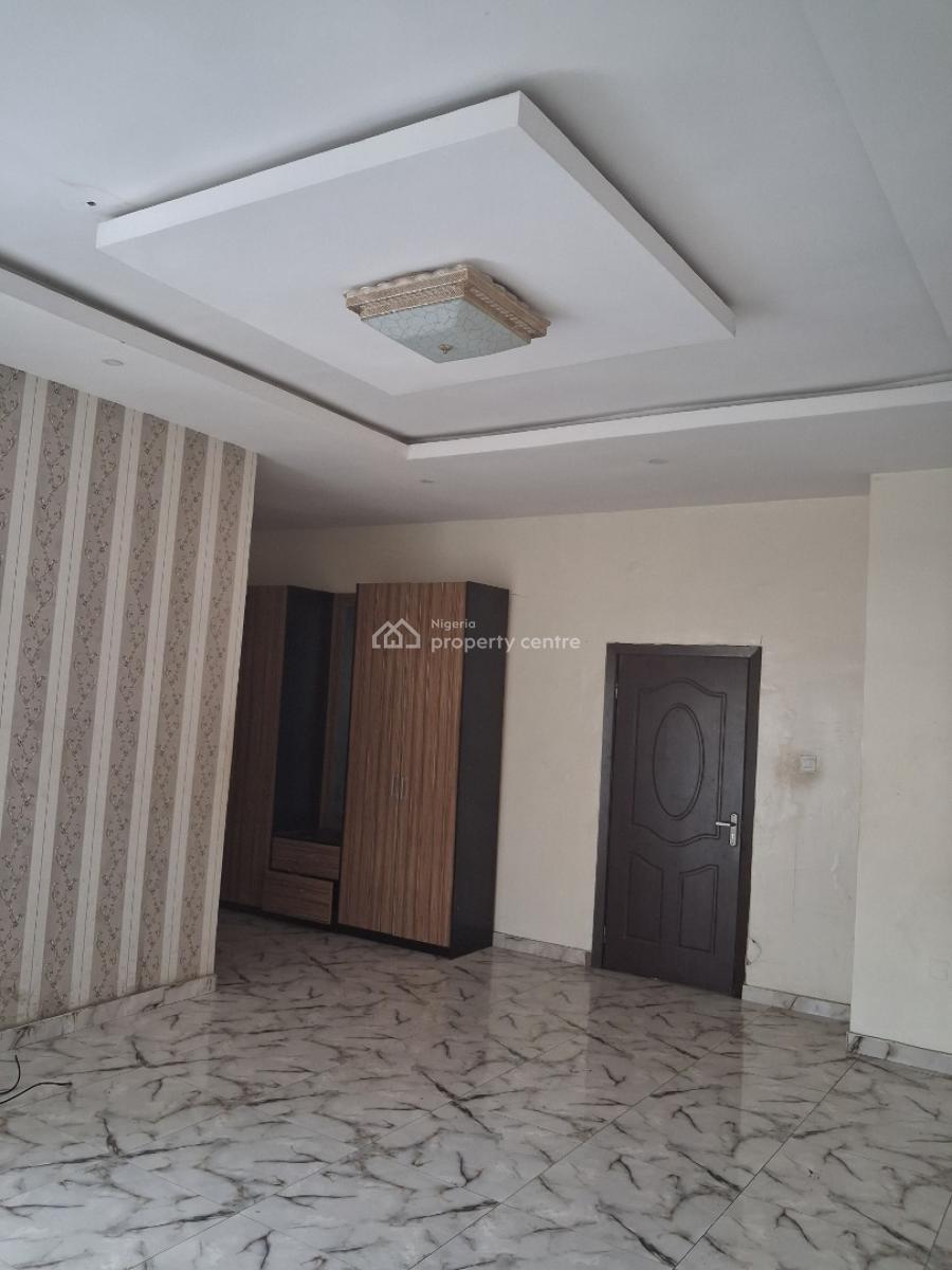Spacious Semi-detached with Bq, Madam Cellular Estate, Agungi, Lekki, Lagos, Semi-detached Duplex for Sale