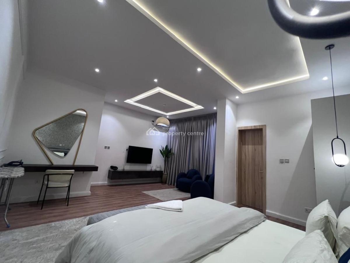 1 Bedroom Apartment with Top-notch Amenities, Off Admiralty Way, Lekki Phase 1, Lekki, Lagos, Flat / Apartment Short Let