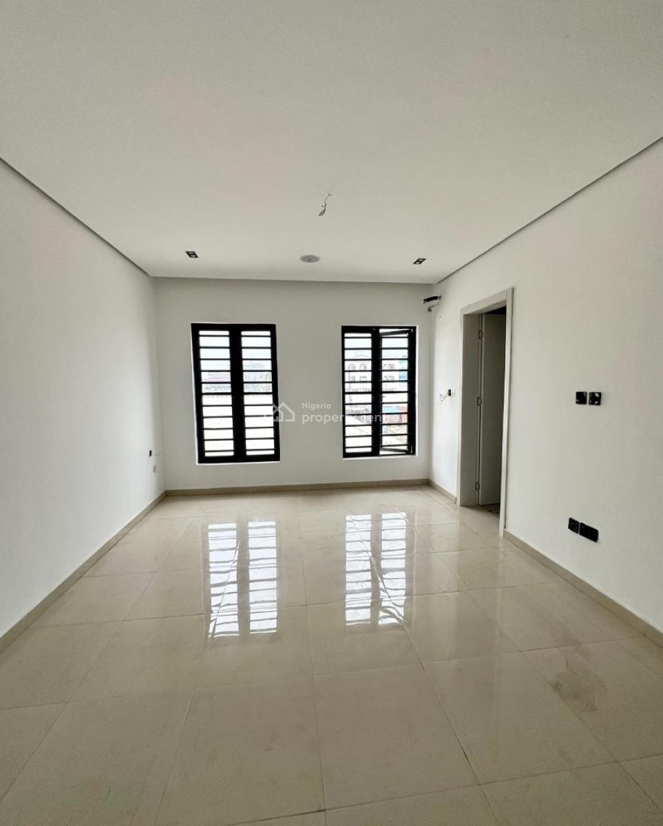 Lovely 2 Bedroom Apartment with Bq, Lekki Phase 1, Lekki Phase 1, Lekki, Lagos, Block of Flats for Sale