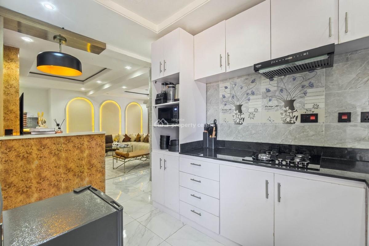 Spacious 1 Bedroom Apartment with Private Gym, Off Admiralty Way, Lekki Phase 1, Lekki, Lagos, Flat / Apartment Short Let
