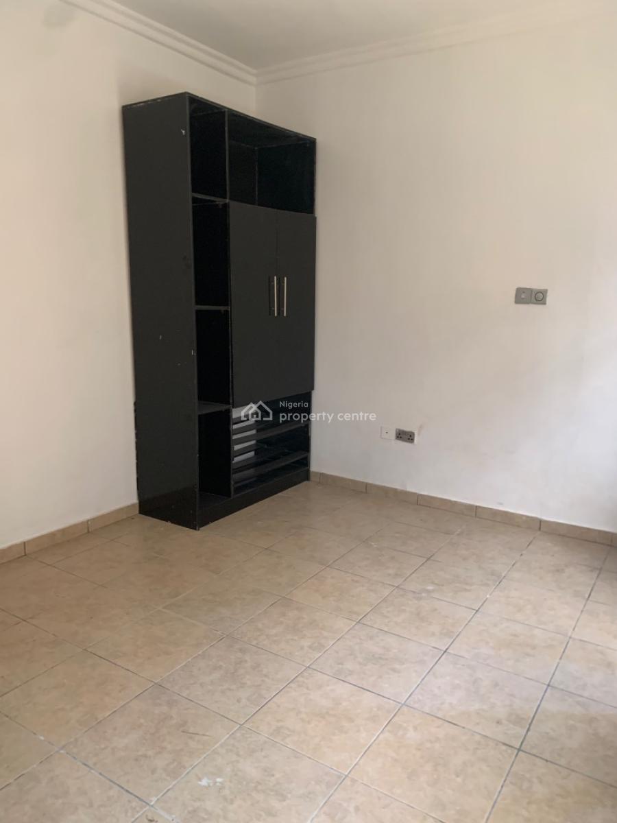 Spacious 3 Bedroom, Osapa, Lekki, Lagos, Flat / Apartment for Rent