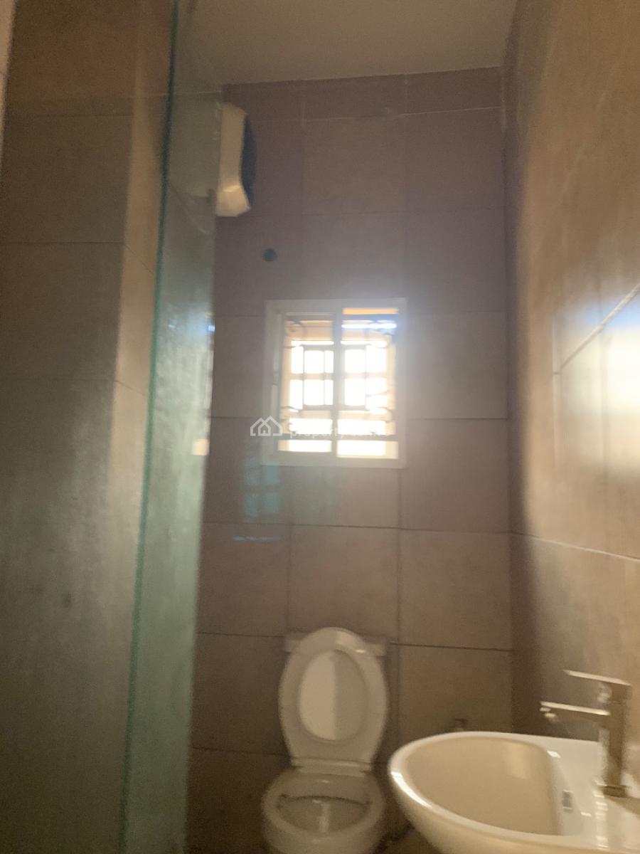 Spacious 3 Bedroom, Osapa, Lekki, Lagos, Flat / Apartment for Rent