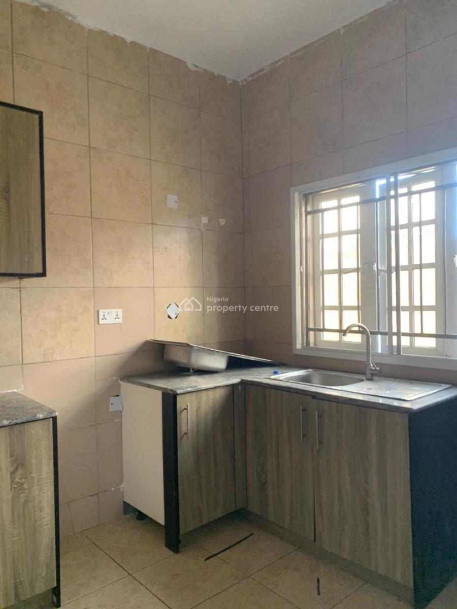 Spacious 3 Bedroom, Osapa, Lekki, Lagos, Flat / Apartment for Rent