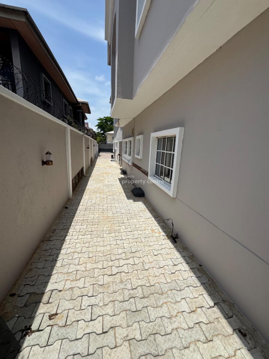 New 3 Bedroom Flat with Bq and Swimming Pool, Central Lekki Phase 1., Lekki, Lagos, Flat / Apartment for Rent