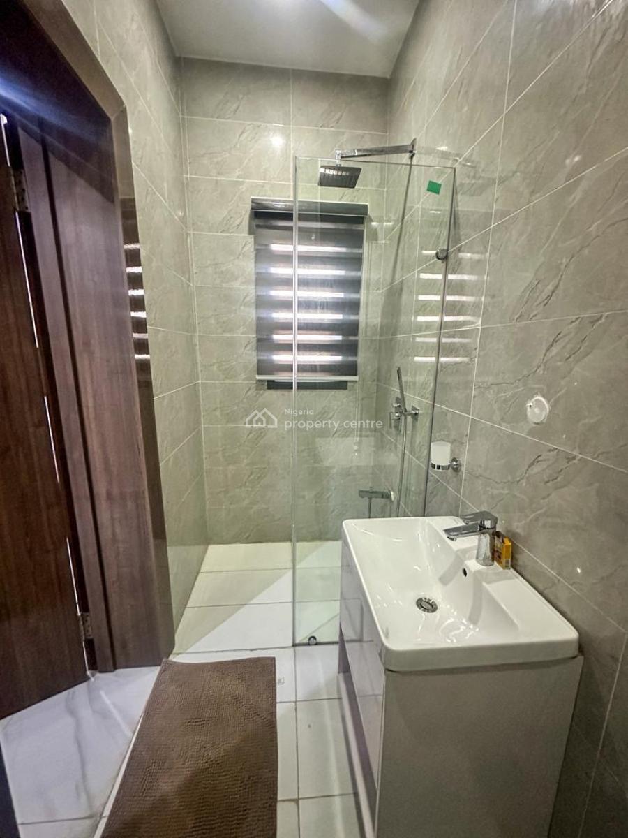 3 Bedroom Apartment, Lekki Phase 1, Lekki, Lagos, Flat / Apartment Short Let