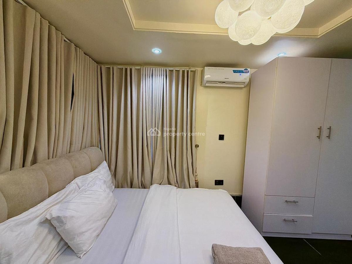 Luxurious and Spacious 1 Bedroom Penthouse, Off Freedom Way, Lekki Phase 1, Lekki, Lagos, Flat / Apartment Short Let