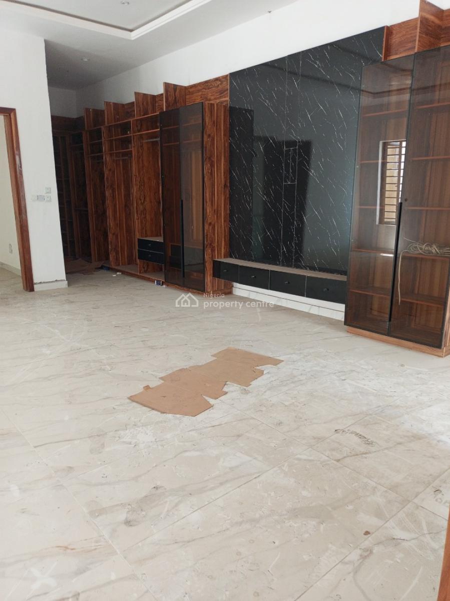 5bedroom Home with Pool Fitted Kitchen in Executive Residential Estate, Residential Estate, Ologolo, Lekki, Lagos, Detached Duplex for Sale