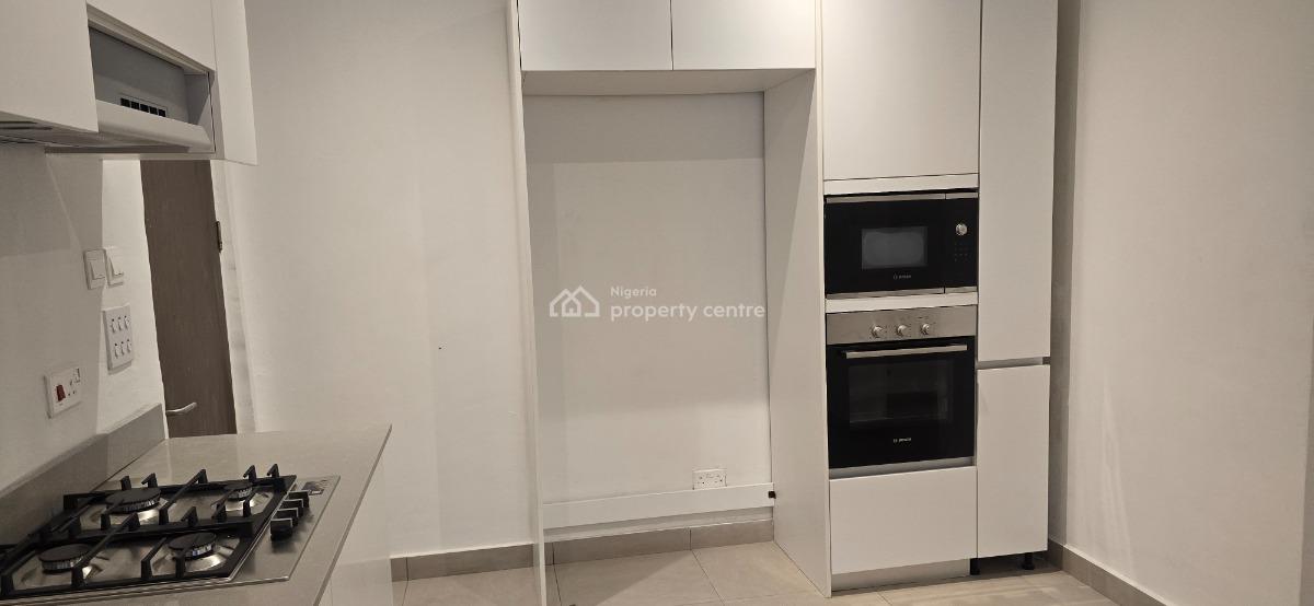 Well Built 2 Bedroom Flat with a Staff Room, Freedom Way, Lekki Phase 1, Lekki, Lagos, Flat / Apartment for Sale