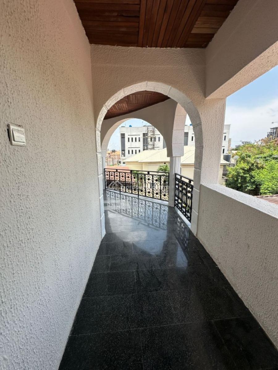 Well Maintained Spacious 3 Bedroom Apartment on The 2nd Floor, Parkview, Ikoyi, Lagos, Flat / Apartment for Rent
