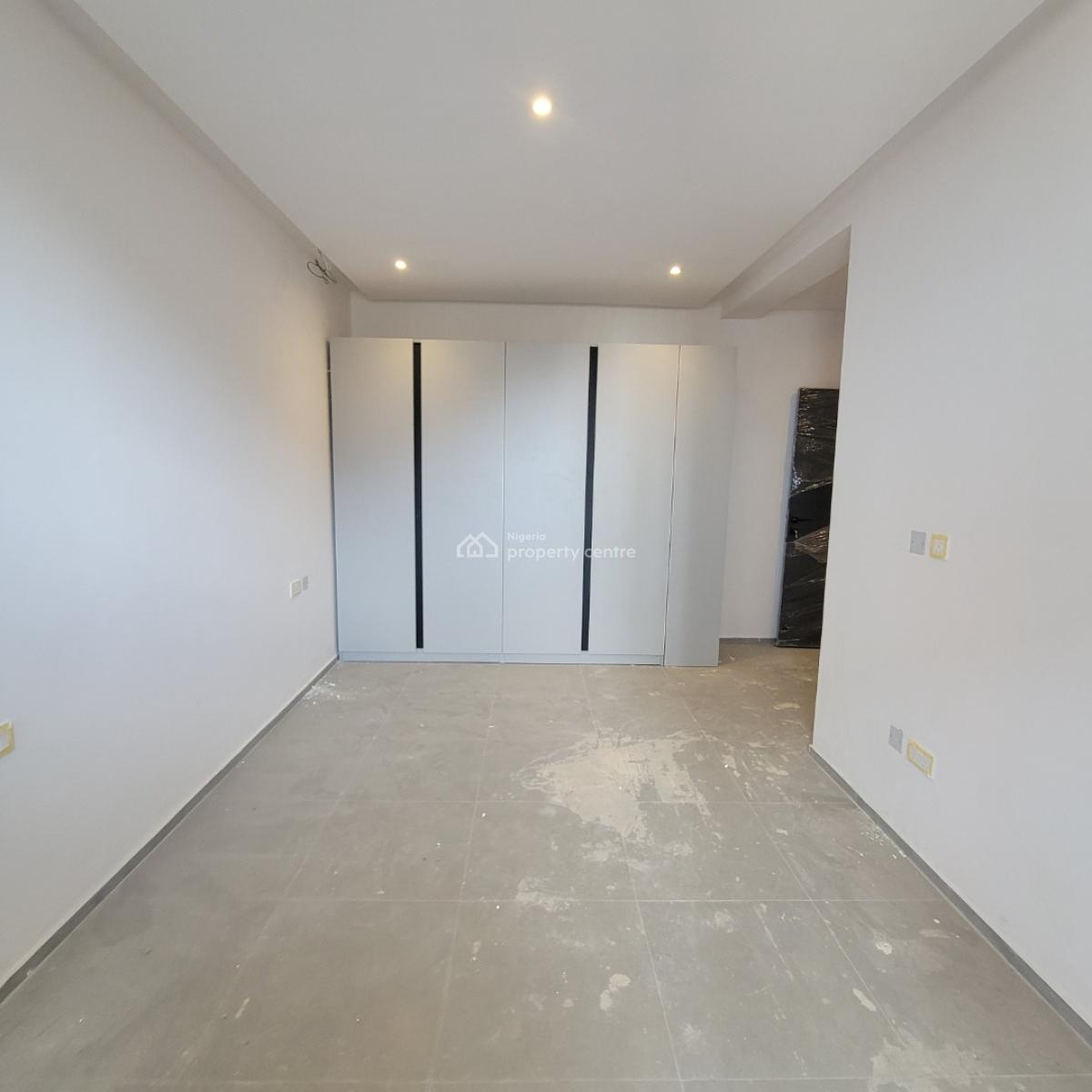 Enormous 2 Bedroom Apartment with an Elevator, Gym and Bq, Ikate, Lekki, Lagos, Flat / Apartment for Sale