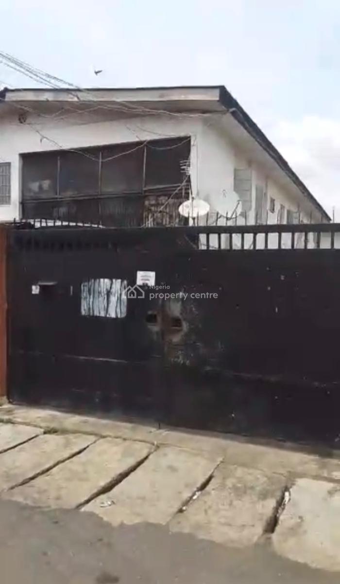 a Land Measuring 1000 Sqm with a Demolishable Property, Off Enita, Surulere, Lagos, Land Joint Venture