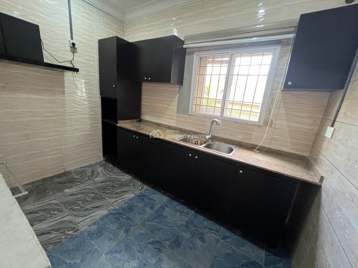 2 Bedroom Flat, Lekki Phase 1, Lekki, Lagos, Flat / Apartment for Rent