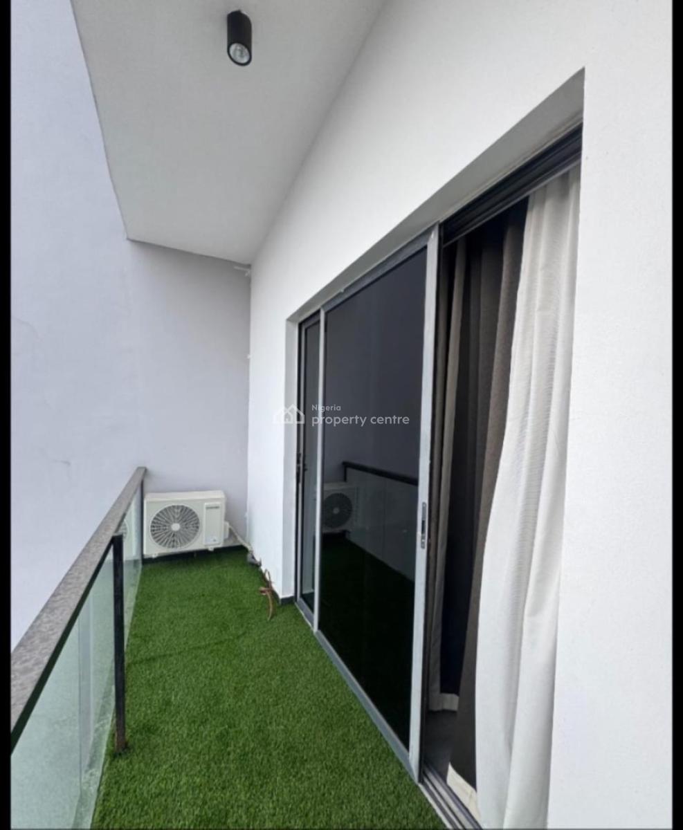 Fully Serviced 1 Bedroom Apartment (unfurnished), Off Admiralty Way, Lekki Phase 1, Lekki, Lagos, Flat / Apartment for Rent