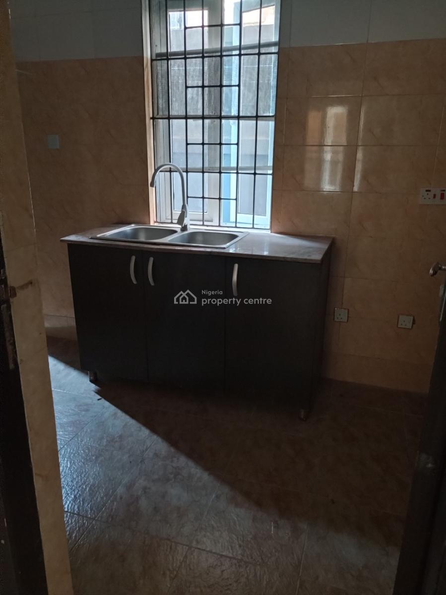 Sharp Ensuite 2 Bedroom, Secured Estate Off Freedom Way, Lekki Phase 1, Lekki, Lagos, Flat / Apartment for Rent