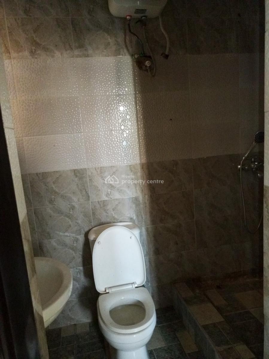 Sharp Ensuite 2 Bedroom, Secured Estate Off Freedom Way, Lekki Phase 1, Lekki, Lagos, Flat / Apartment for Rent