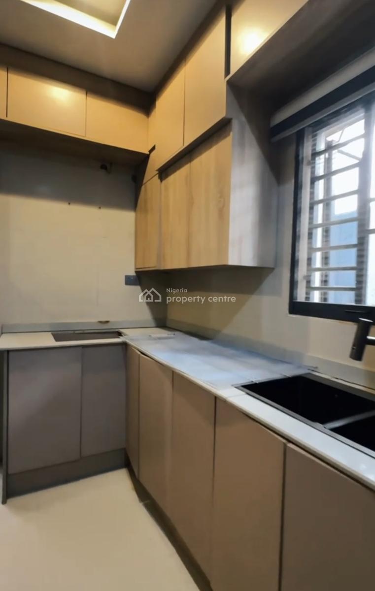 Luxury 5-bedroom Fully Detached Duplex/triplex with a Room Bq  Guzape, Guzape District, Abuja, Detached Duplex for Sale