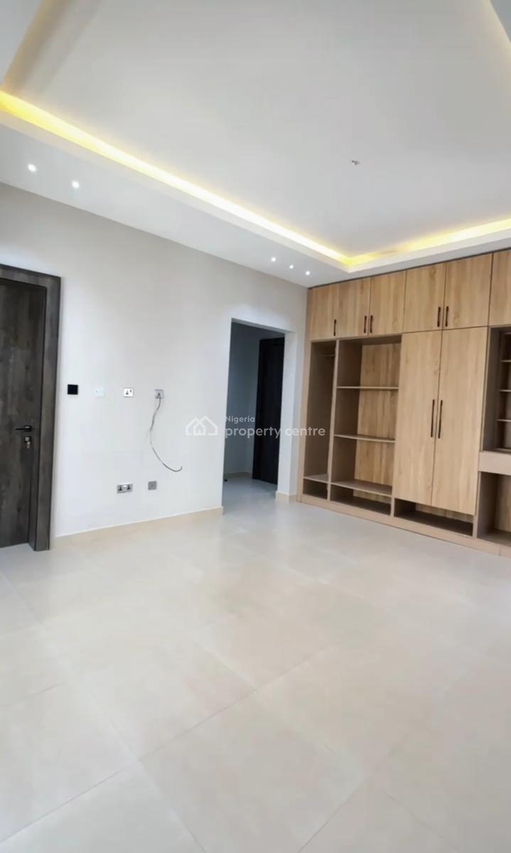 Luxury 5-bedroom Fully Detached Duplex/triplex with a Room Bq  Guzape, Guzape District, Abuja, Detached Duplex for Sale
