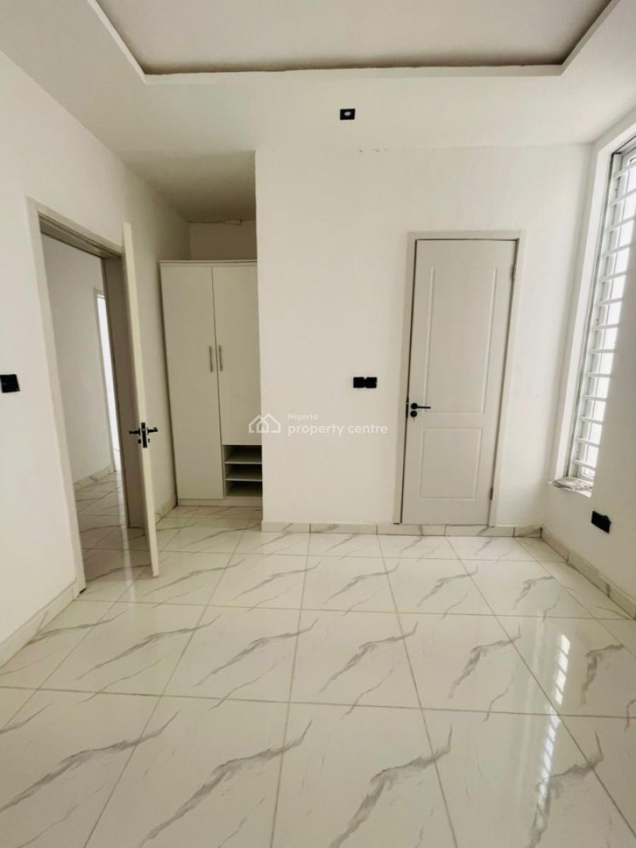 Distress of 4 Bedroom Duplex with C of O, Ikota, Lekki, Lagos, Semi-detached Duplex for Sale