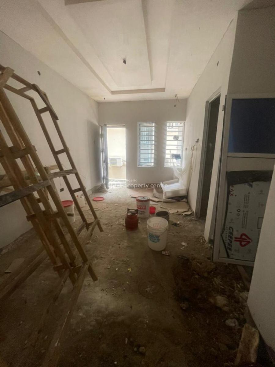 2 Bedroom Apartment, Alagomeji, Yaba, Lagos, House for Sale