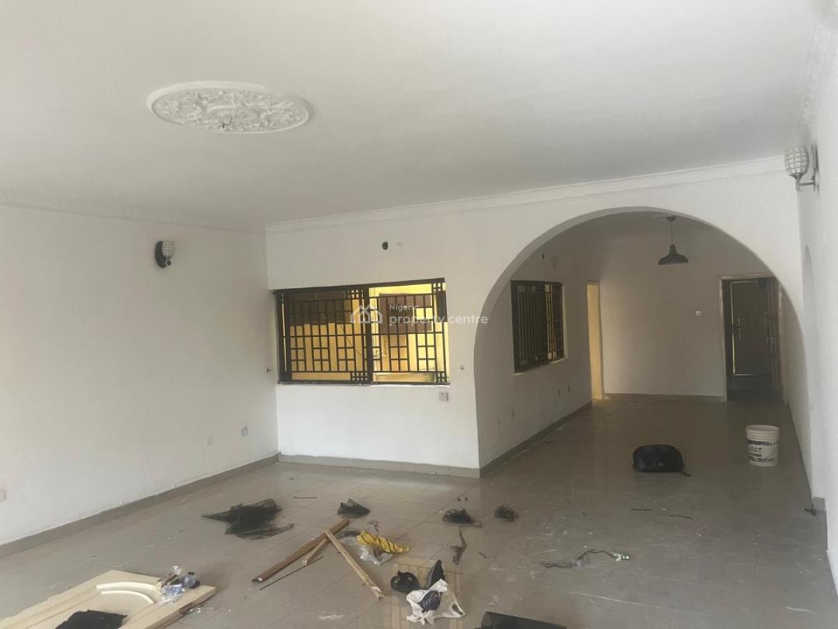 Spacious 3 Bedroom Apartment with Bq, Lekki Phase 1, Lekki, Lagos, Flat / Apartment for Rent