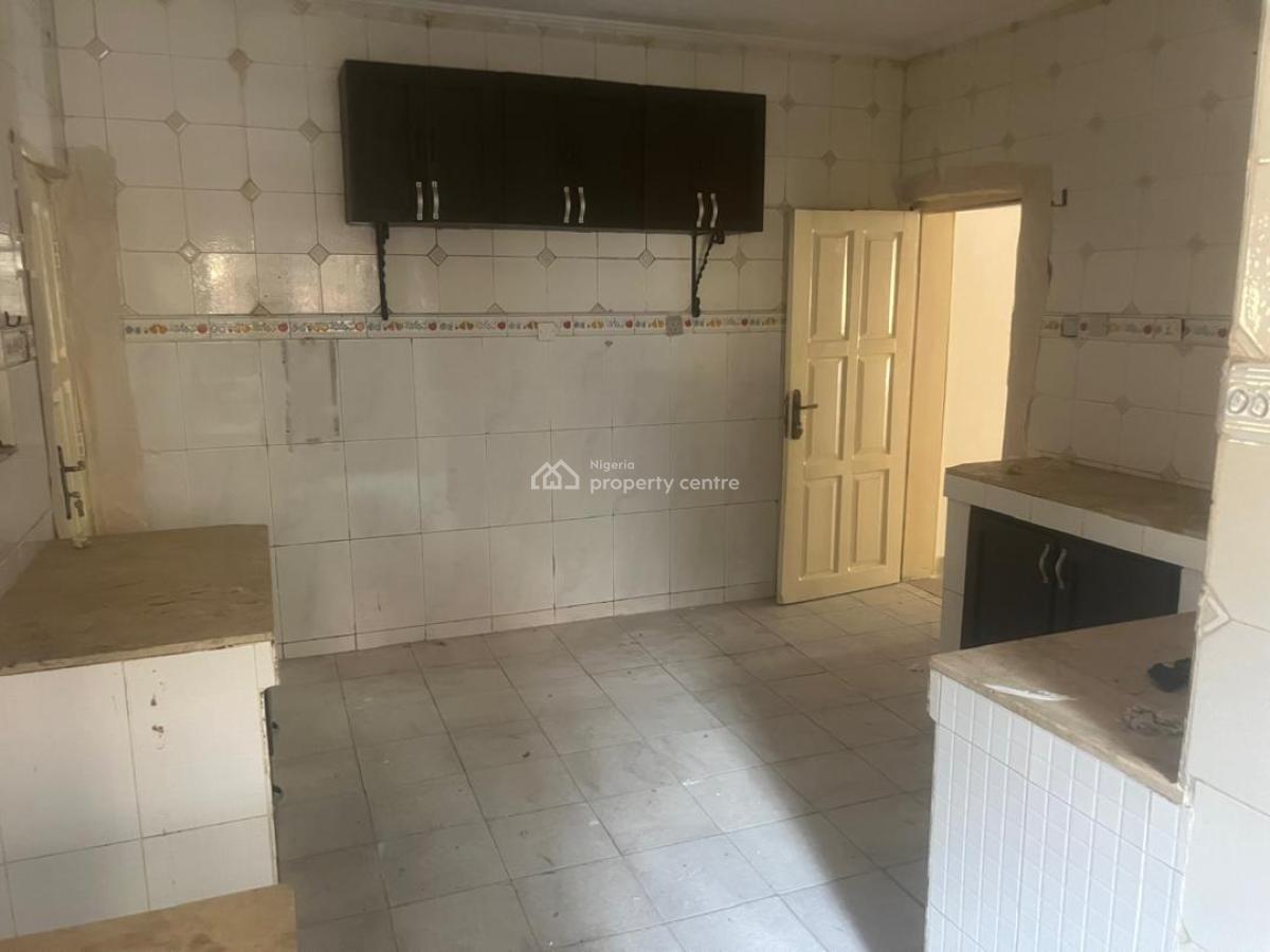 Spacious 3 Bedroom Apartment with Bq, Lekki Phase 1, Lekki, Lagos, Flat / Apartment for Rent