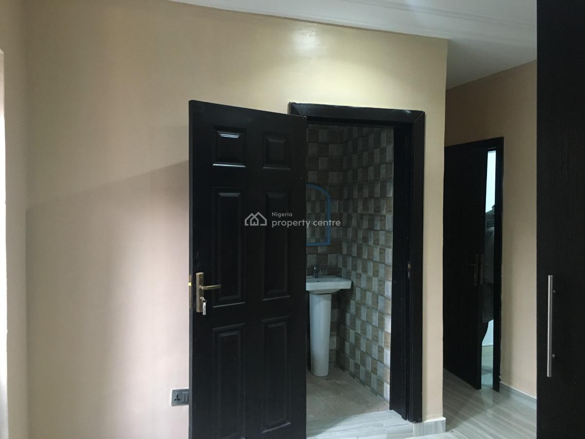 Serviced Unfurnished 3 Bedrooms Flat, Toyin Street, Ikeja, Lagos, Flat / Apartment for Rent