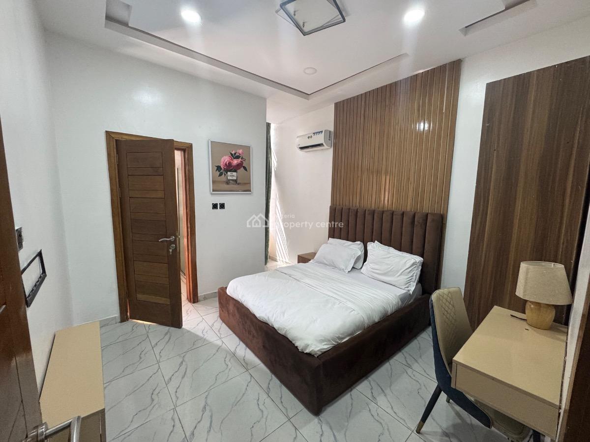 Furnished 3 Units 3 Bedroom Apartment, Lekki Phase 1 Off Admiralty Way., Lekki Phase 1, Lekki, Lagos, Flat / Apartment for Rent