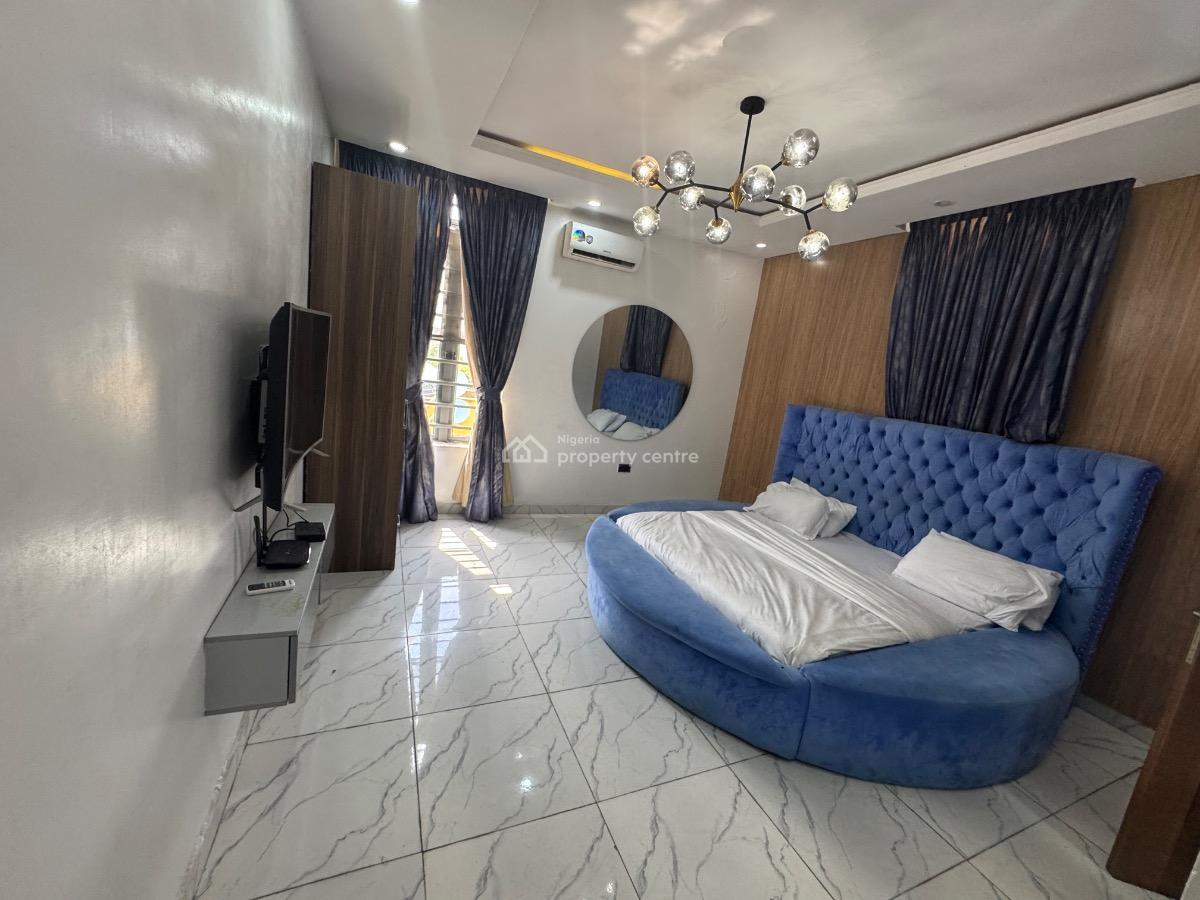 Furnished 3 Units 3 Bedroom Apartment, Lekki Phase 1 Off Admiralty Way., Lekki Phase 1, Lekki, Lagos, Flat / Apartment for Rent