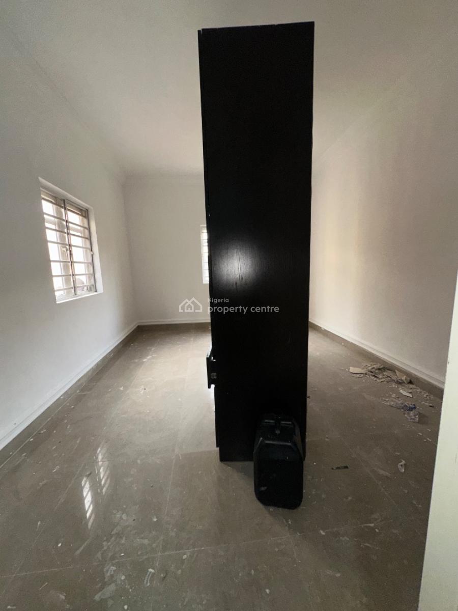 Specious 3 Bedroom for Commercial, Ologolo, Lekki, Lagos, Flat / Apartment for Rent