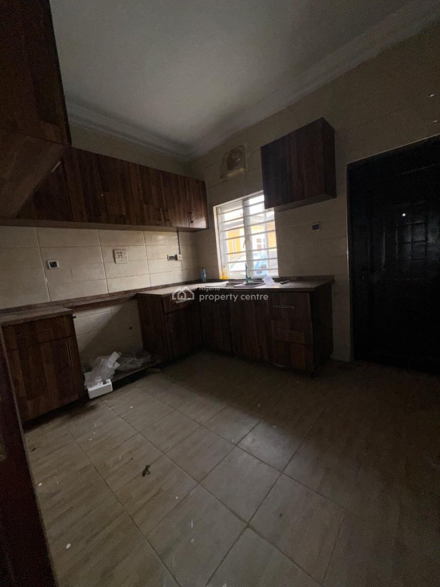 Specious 3 Bedroom for Commercial, Ologolo, Lekki, Lagos, Flat / Apartment for Rent