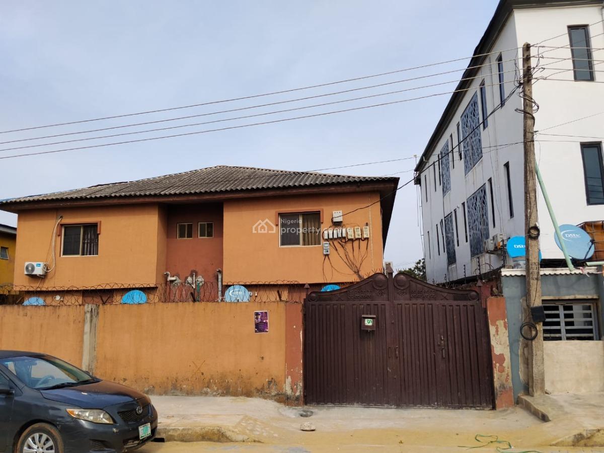 Well-built Block of Flats on a 670sqm Plot of Land, Omuaran Street, Egbeda, Alimosho, Lagos, Block of Flats for Sale