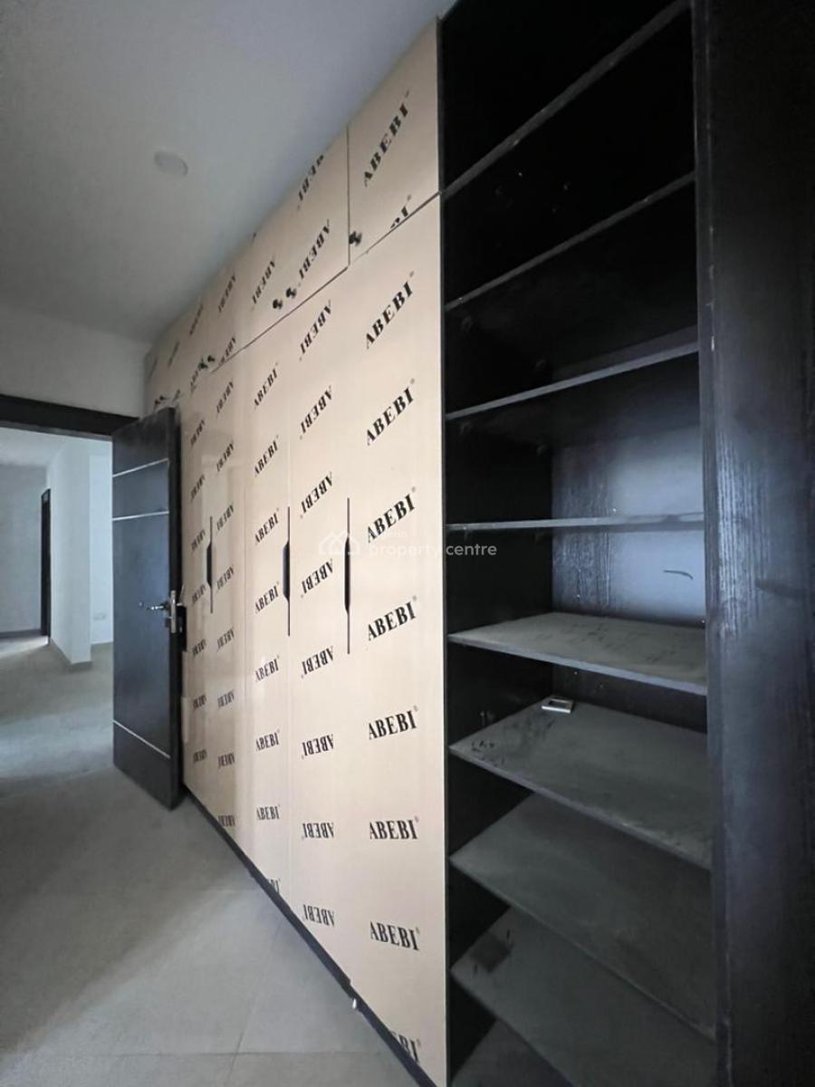 Contemporary 4 Bedroom  Apartment with Bq, Lekki Phase 1, Lekki, Lagos, Flat / Apartment for Sale