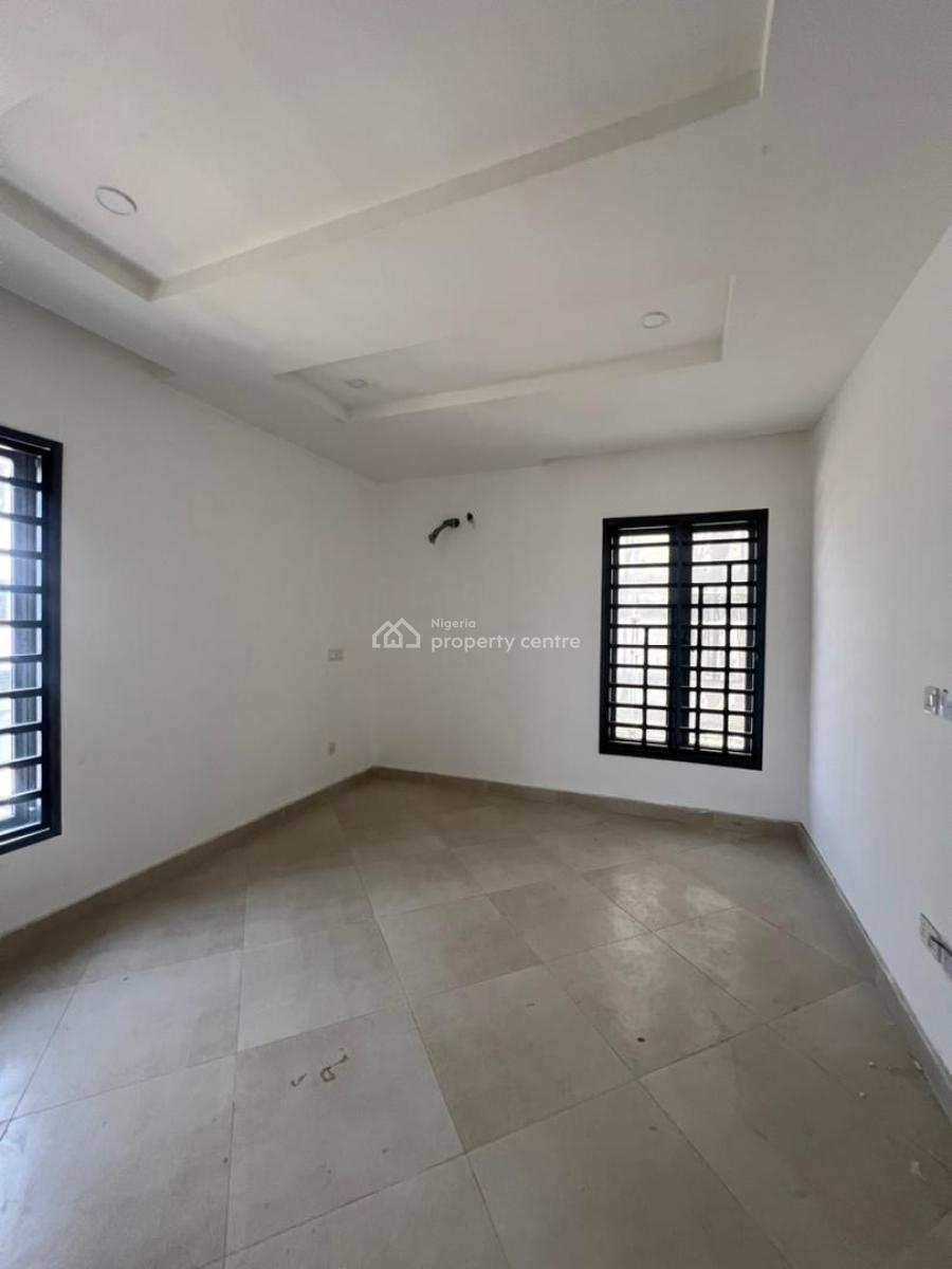Contemporary 4 Bedroom  Apartment with Bq, Lekki Phase 1, Lekki, Lagos, Flat / Apartment for Sale