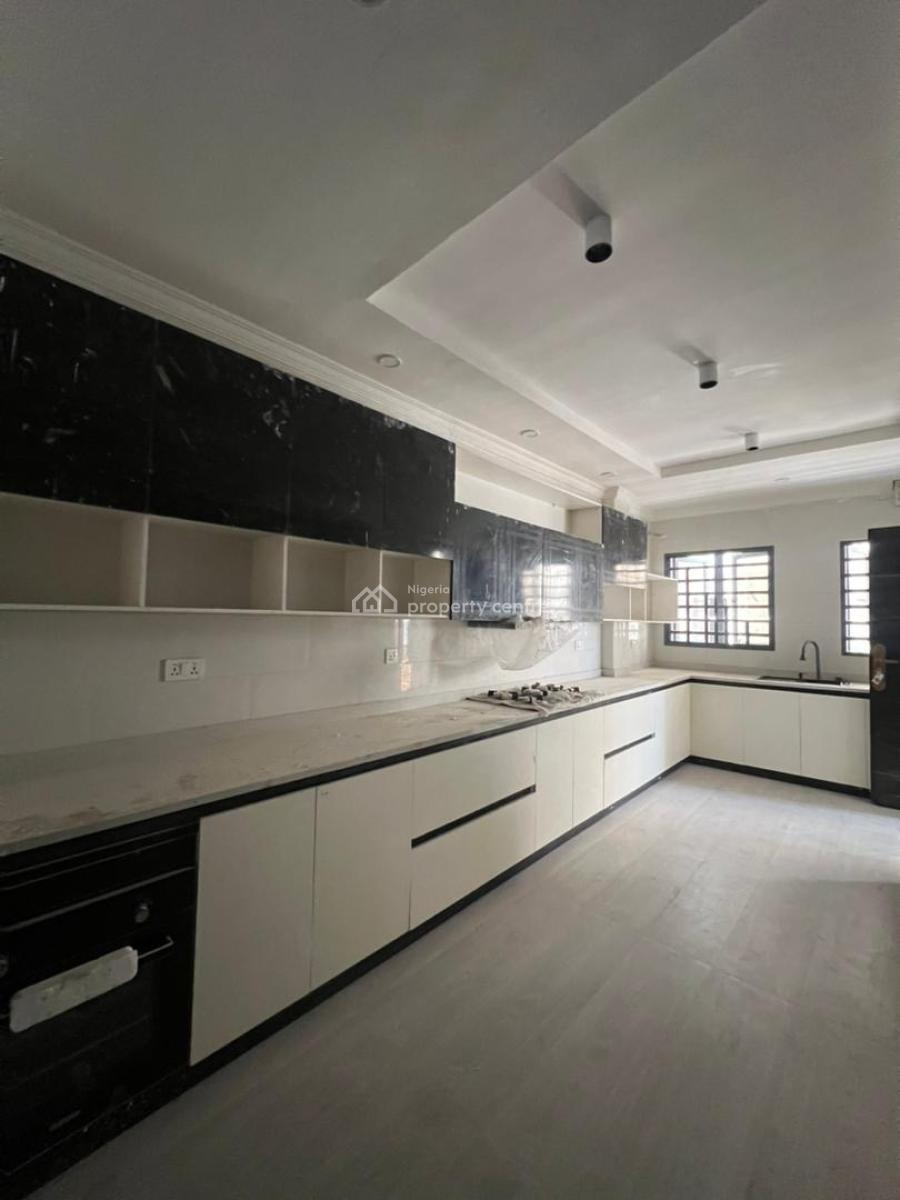 Contemporary 4 Bedroom  Apartment with Bq, Lekki Phase 1, Lekki, Lagos, Flat / Apartment for Sale
