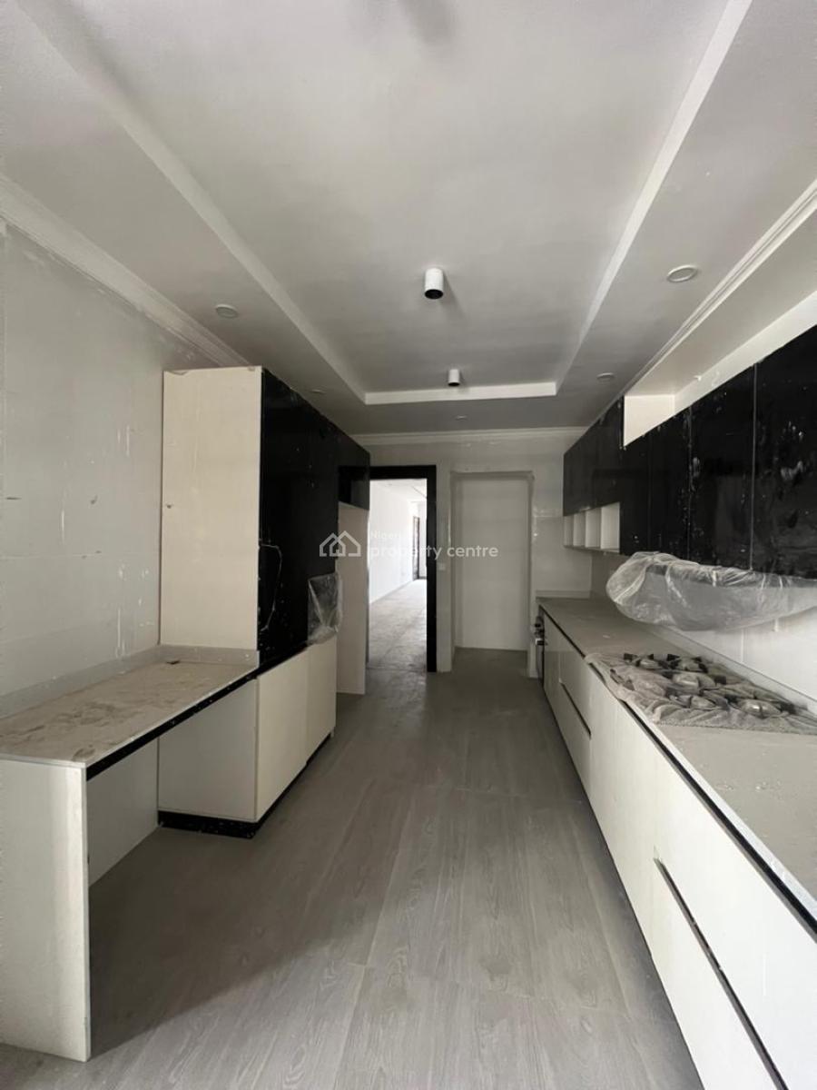 Contemporary 4 Bedroom  Apartment with Bq, Lekki Phase 1, Lekki, Lagos, Flat / Apartment for Sale