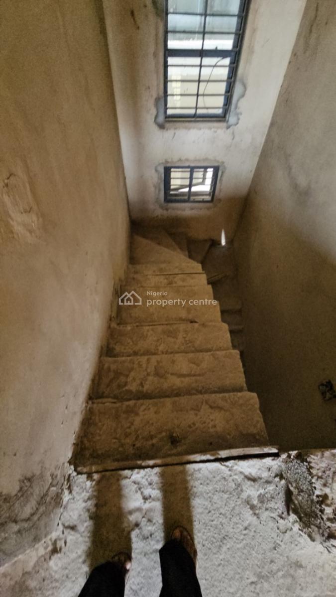 5 Bedrooms Detached Duplex with 2 Rooms Basement & 1 Room Bq in an Estate, Wuye, Abuja, Detached Duplex for Sale