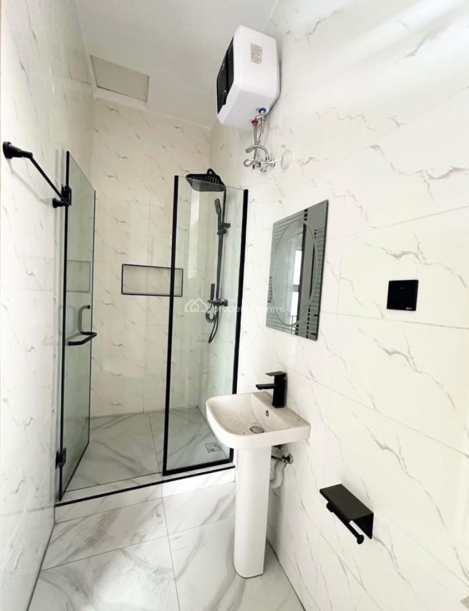 4 Bedrooms Terraced Duplex with En-suite Rooms, Chevron, Lekki, Lagos, Terraced Duplex for Sale
