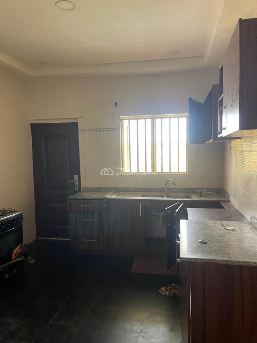 Lovely 3bedroom Negotiable in Code Access Estate, Ologolo, Lekki, Lagos, Flat / Apartment for Rent