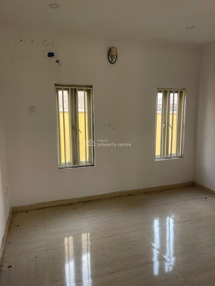 Lovely 3bedroom Negotiable in Code Access Estate, Ologolo, Lekki, Lagos, Flat / Apartment for Rent