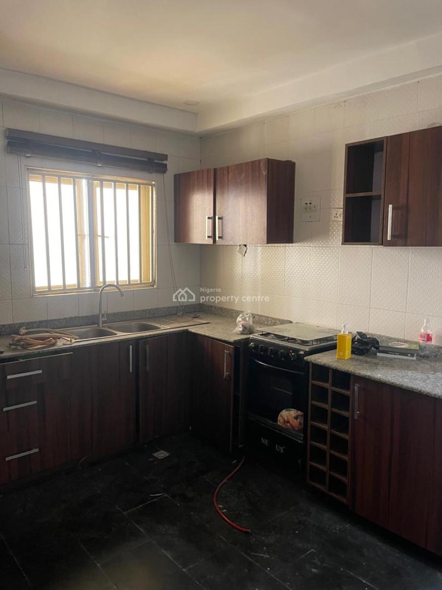 Lovely 3bedroom Negotiable in Code Access Estate, Ologolo, Lekki, Lagos, Flat / Apartment for Rent