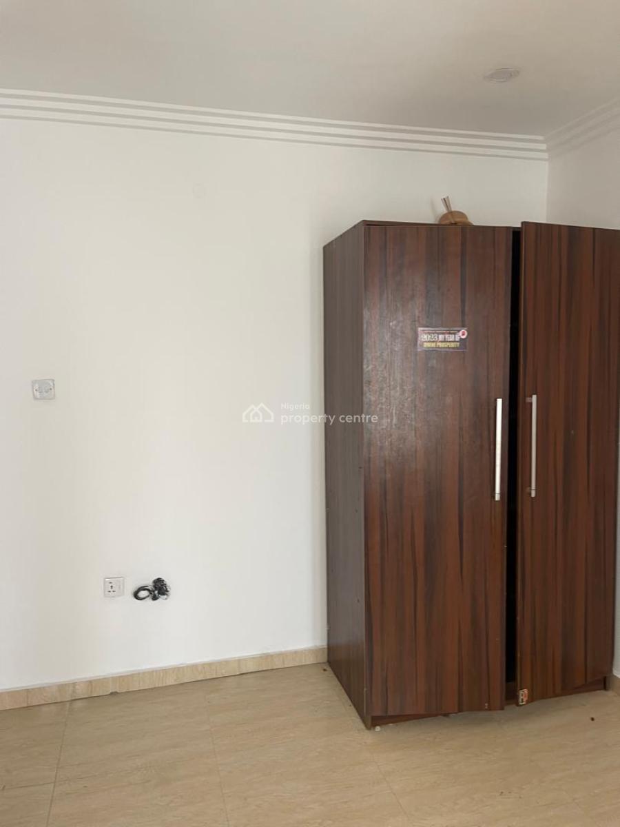 Lovely 3bedroom Negotiable in Code Access Estate, Ologolo, Lekki, Lagos, Flat / Apartment for Rent
