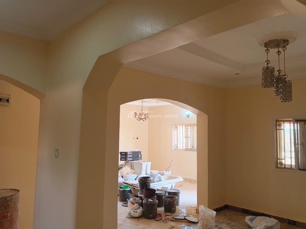 Beautiful Spacious 3bedroom (upstairs), Dawaki, Gwarinpa, Abuja, Flat / Apartment for Rent