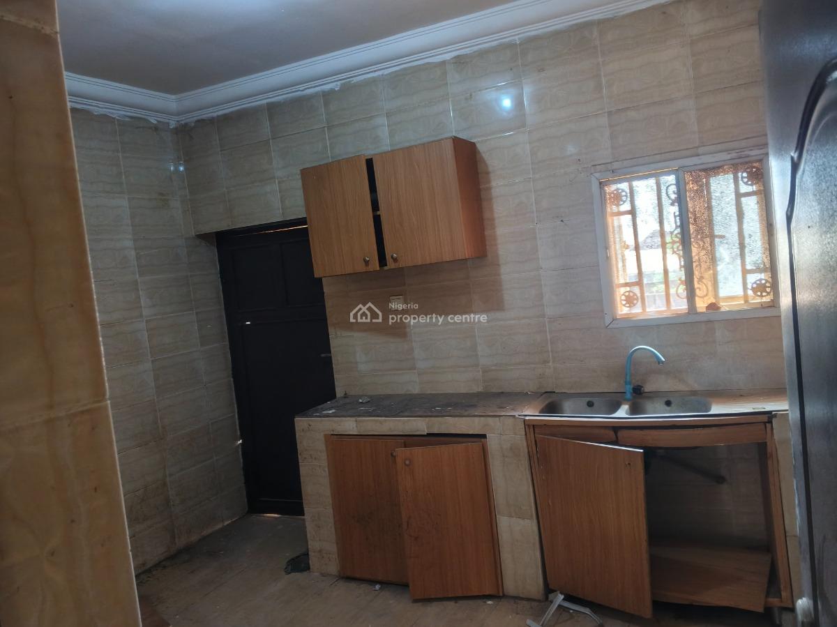 Beautiful Spacious 3bedroom (upstairs), Dawaki, Gwarinpa, Abuja, Flat / Apartment for Rent
