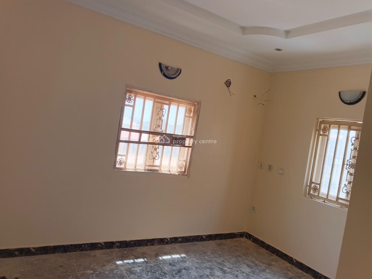 Beautiful Spacious 3bedroom (upstairs), Dawaki, Gwarinpa, Abuja, Flat / Apartment for Rent