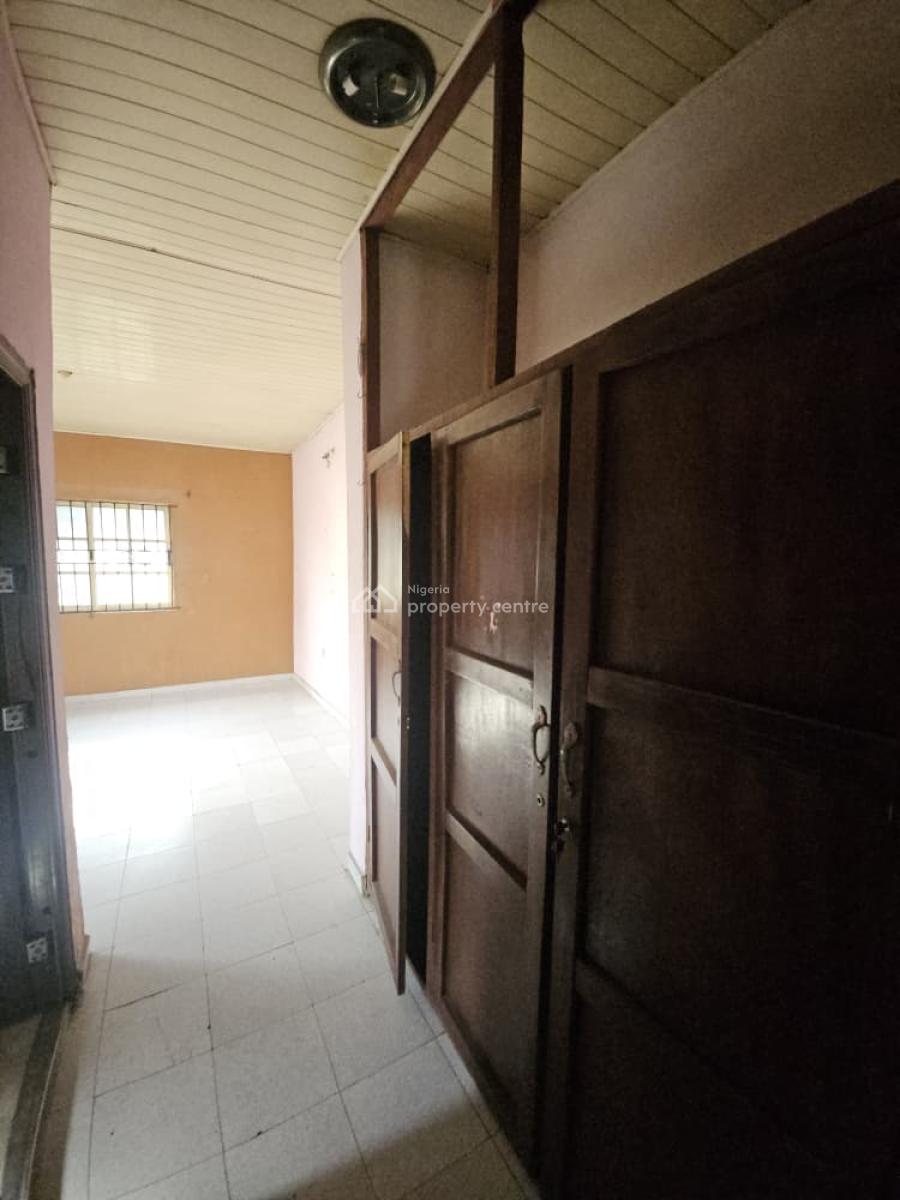 Decent & Clean 3 Bedroom Flat Apartment, Gra Phase 1, Magodo, Lagos, Flat / Apartment for Rent