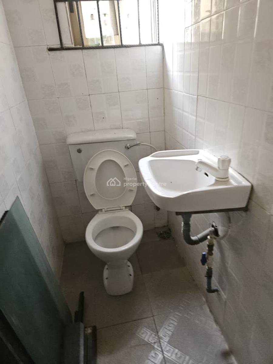 Decent & Clean 3 Bedroom Flat Apartment, Gra Phase 1, Magodo, Lagos, Flat / Apartment for Rent