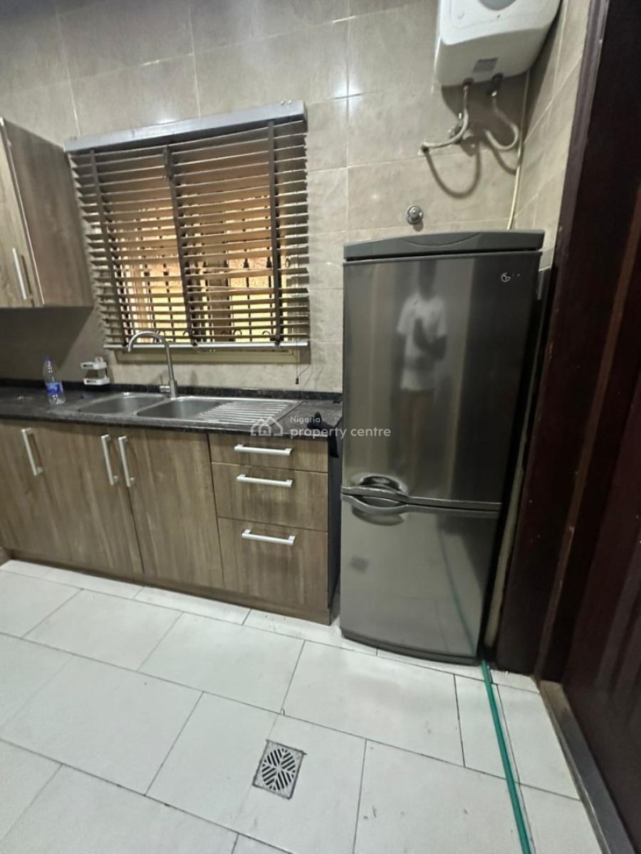 2 Bedroom Apartment, Off Admiralty, Lekki Phase 1, Lekki, Lagos, Flat / Apartment for Rent