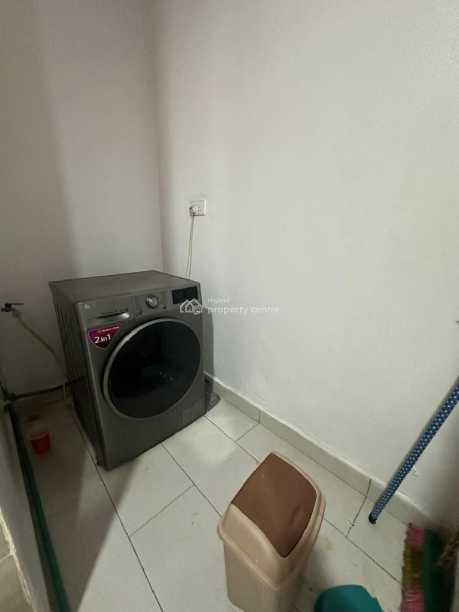 2 Bedroom Apartment, Off Admiralty, Lekki Phase 1, Lekki, Lagos, Flat / Apartment for Rent